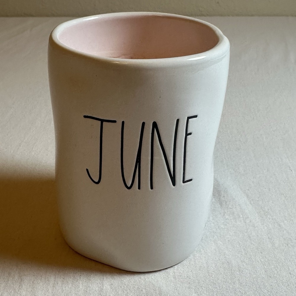 RAE DUNN June Birth Month Pearl Birthstone Candle Berry Medley Scent 8.7 OZ New